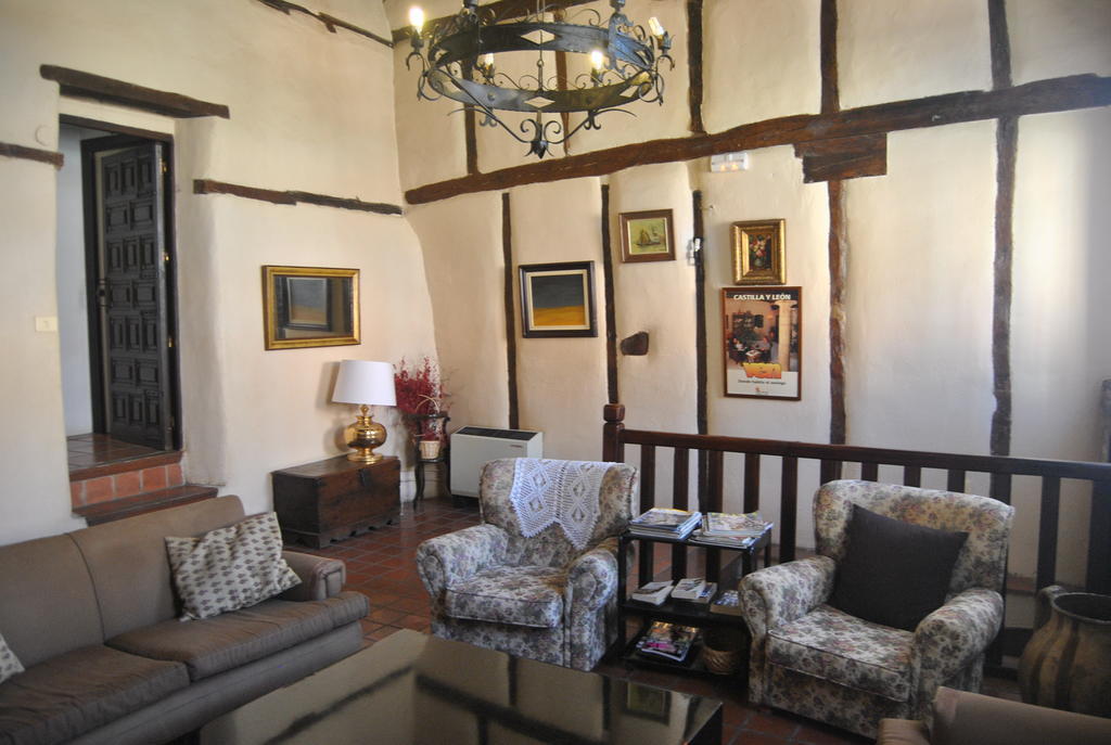 El Meson De Castrojeriz Hotel ภายนอก รูปภาพ
